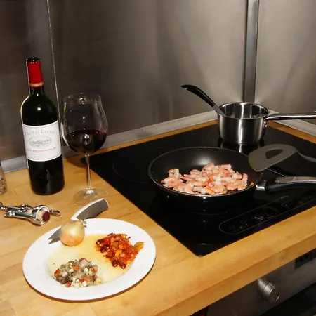 度假居 Halbritter Pouch